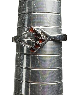 Vtg 925 Sterling Silver V Chevron Wish Bone 5 1.2 mm Garnet Cluster Ring Sz 7